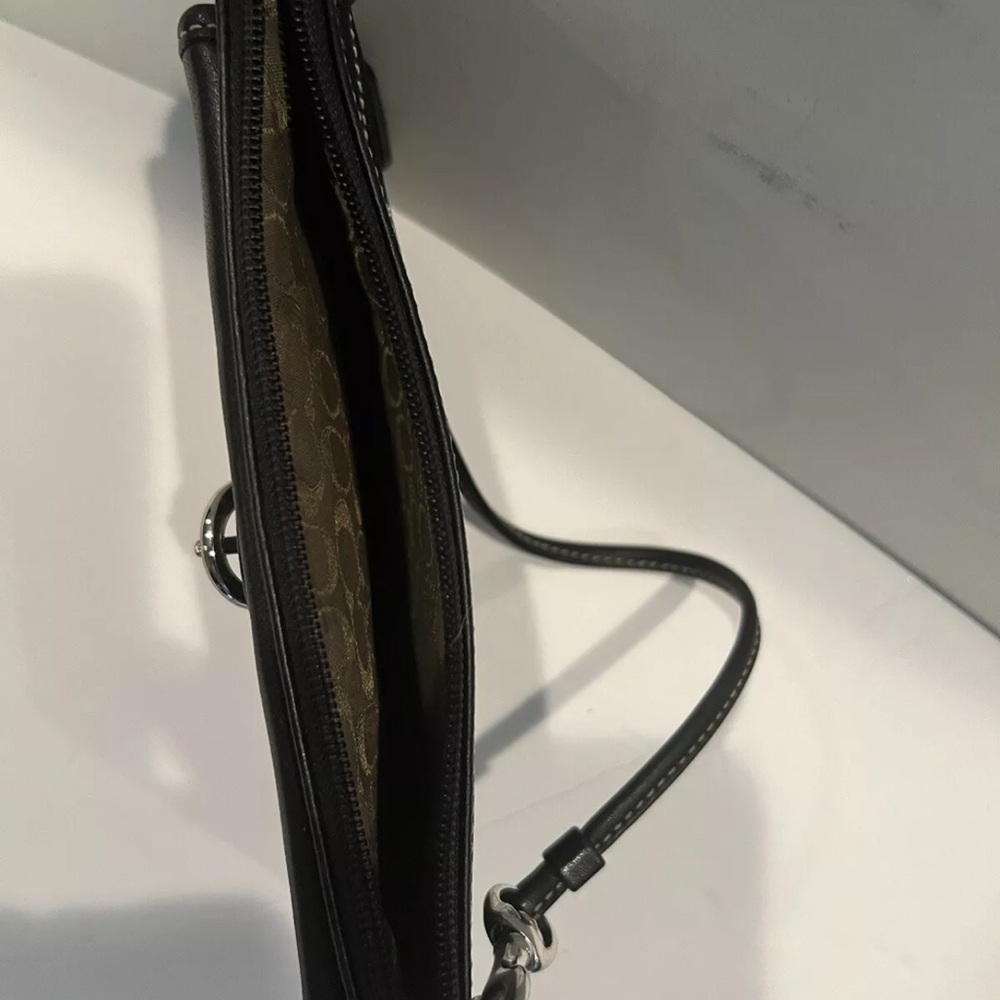 Vintage Coach Soho Black Leather Wristlet With Buckle Pocket Used with ❤️ Love!